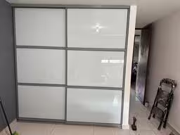 SlidingDoors