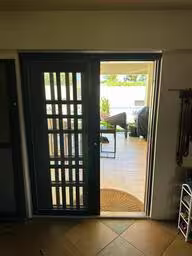 SlidingDoors